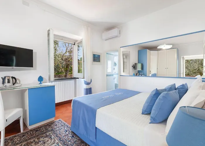 Maresca Bed & Breakfast 4*