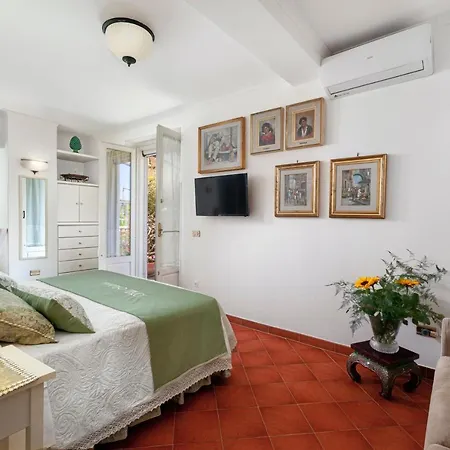 Bed and Breakfast Maresca 4*