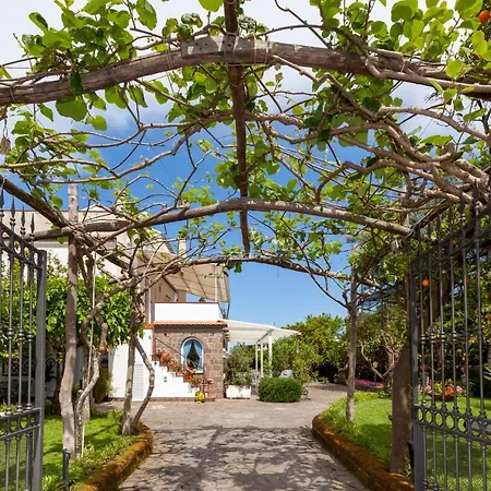 Maresca Bed and Breakfast 4*