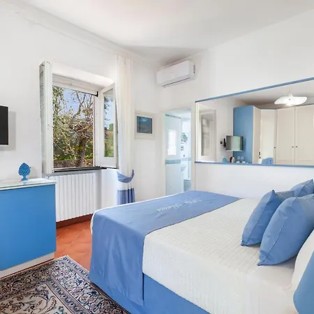 Maresca Bed and Breakfast 4*